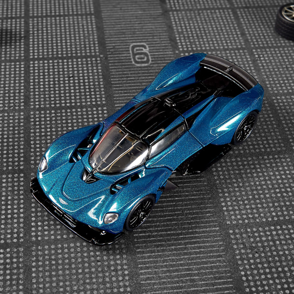 RLC Elite 64 Aston Martin Valkyrie
