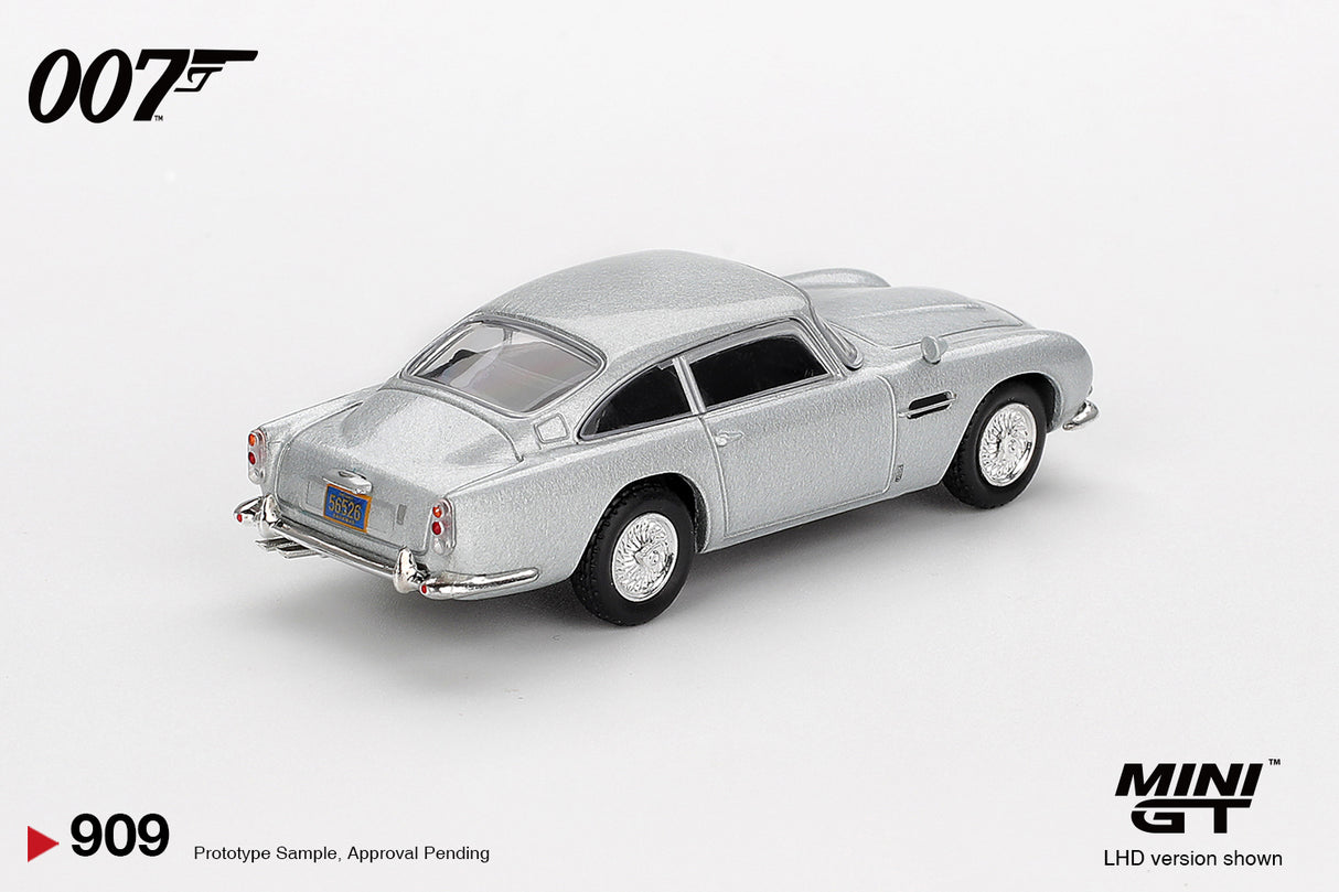 PREORDER 11.09.26 Aston Martin DB5 “Casino Royale” MGT00909