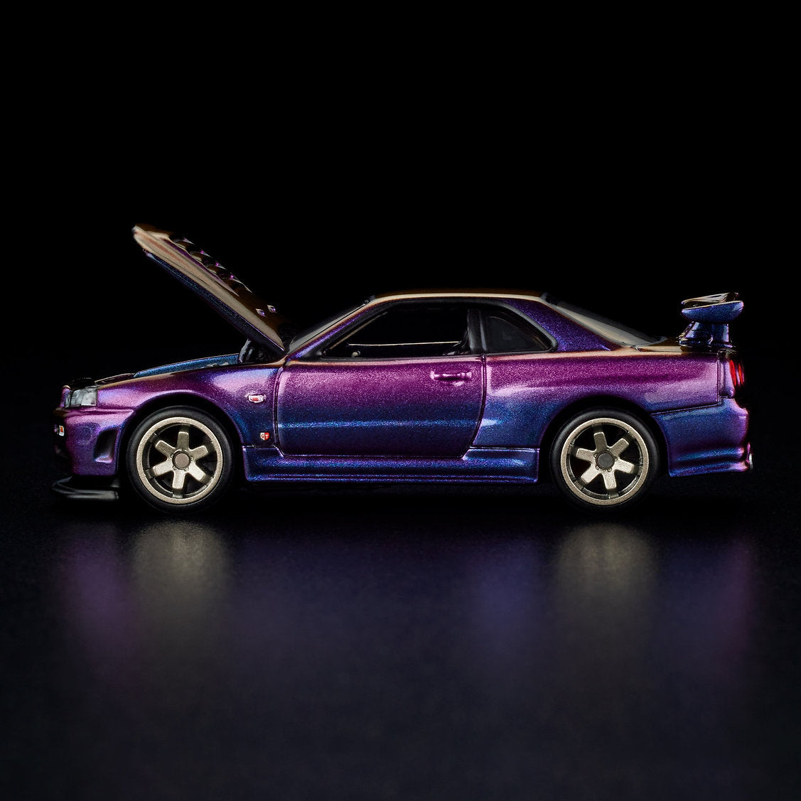 RLC Nissan Skyline GT-R R34 Spectraflame Purple