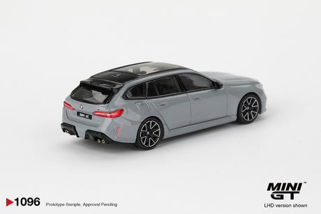 Preorder 17.08.26 BMW M5 Touring Brooklyn Grey Metallic MGT01096