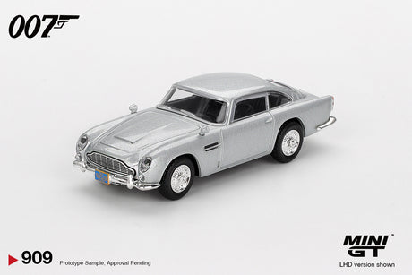 PREORDER 11.09.26 Aston Martin DB5 “Casino Royale” MGT00909