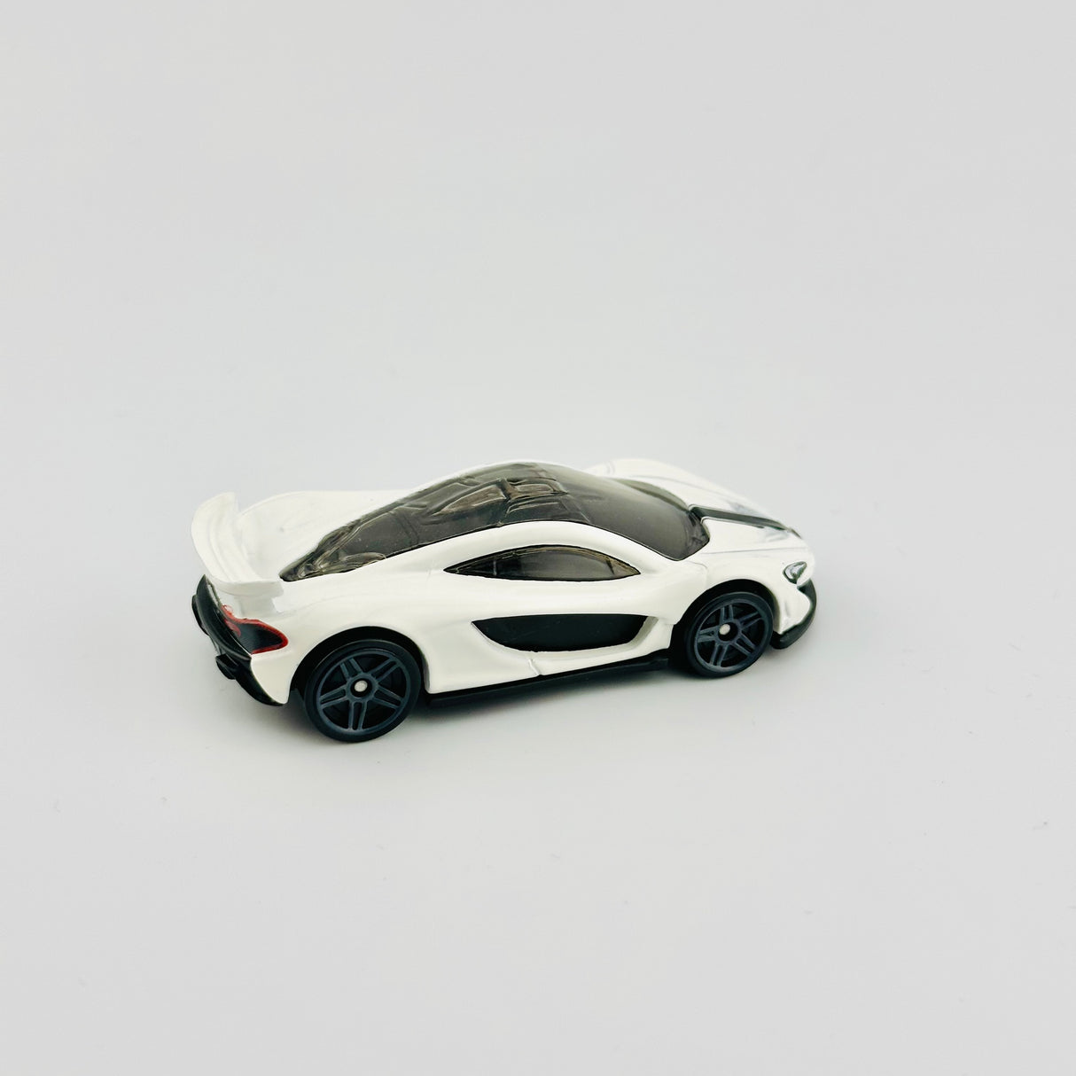 McLaren P1 White loose