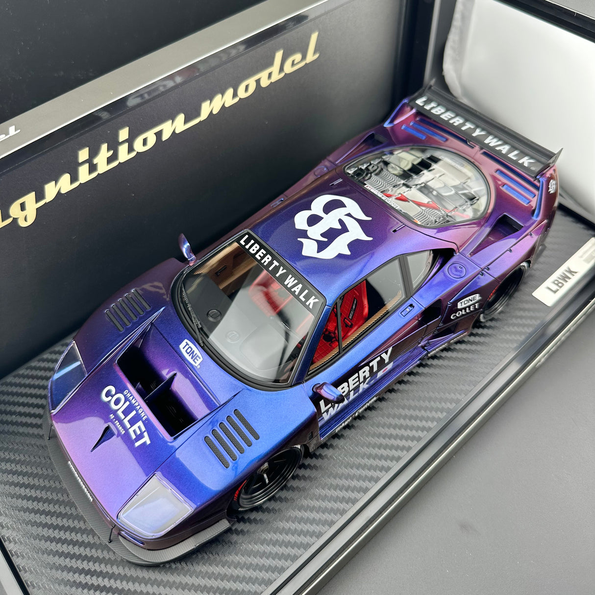 Ferrari F40 LBWK White 1:18 IG3752