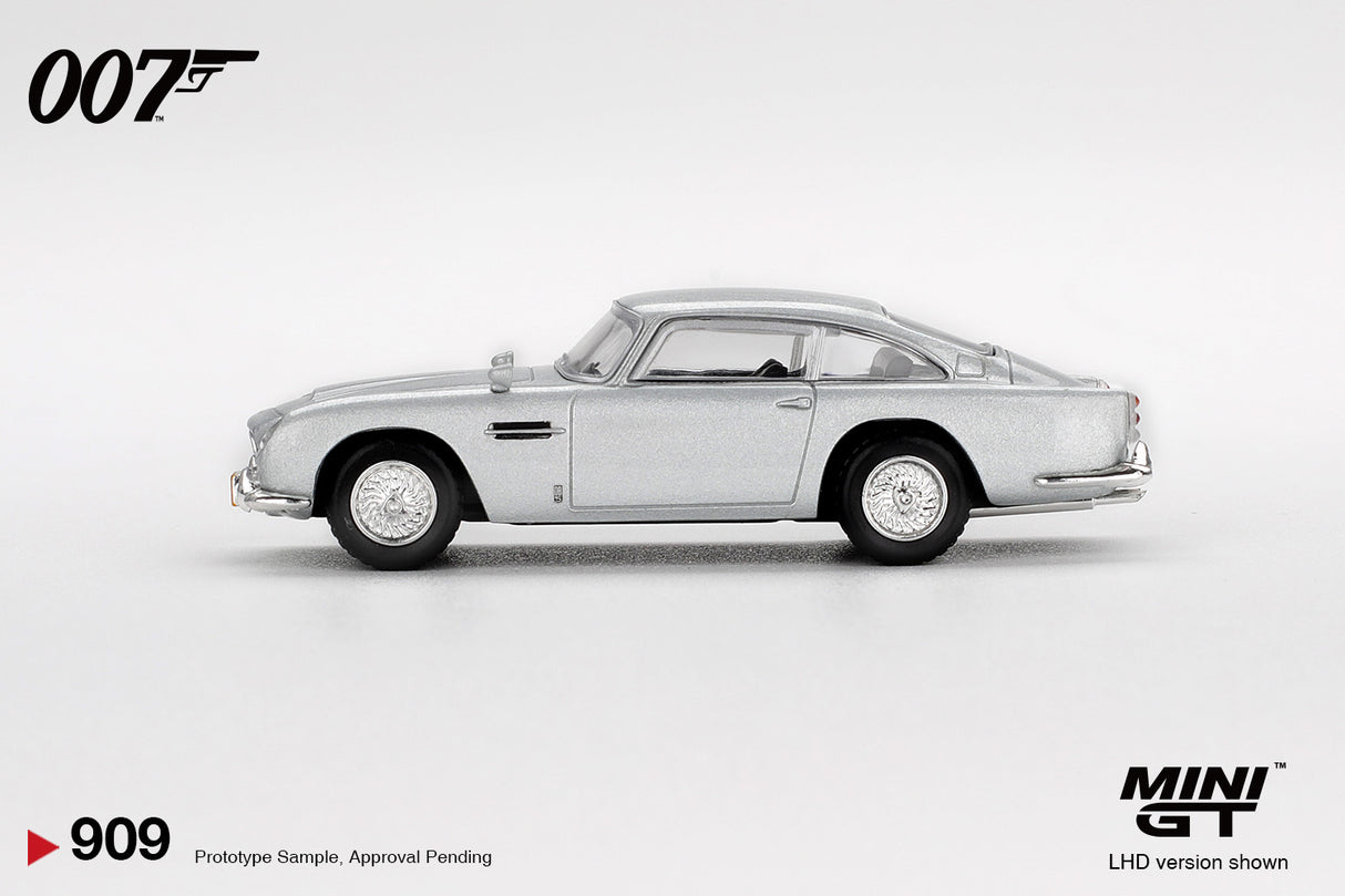 PREORDER 11.09.26 Aston Martin DB5 “Casino Royale” MGT00909