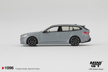Preorder 17.08.26 BMW M5 Touring Brooklyn Grey Metallic MGT01096